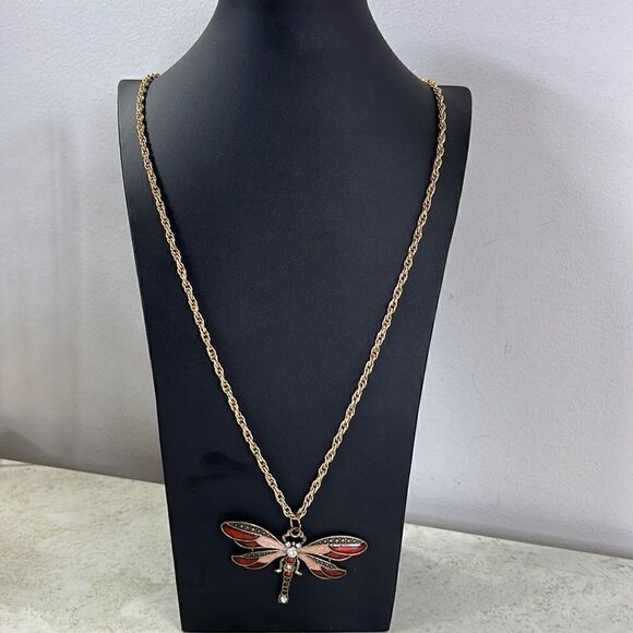 Gorgeous Dragonfly Pendant Necklace Gold Tone - Picture 3 of 7